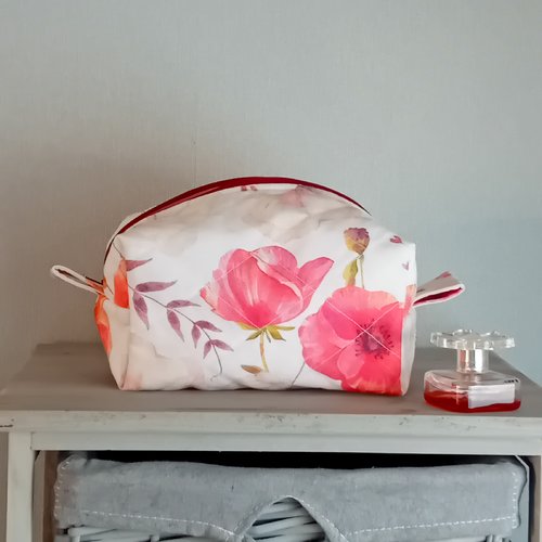 Grande trousse de toilette matelassée fleurs roses, vanité de voyage en coton et jacquard rose, style romantique