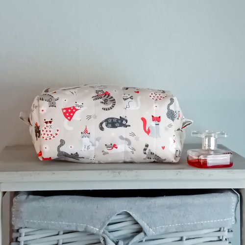 Grande trousse de toilette matelassée chats rigolos, vanity de voyage en coton et nid d'abeille blanc, fait main