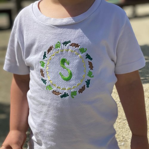 T-shirt enfant brodé & personnalisé ronde des dinosaures