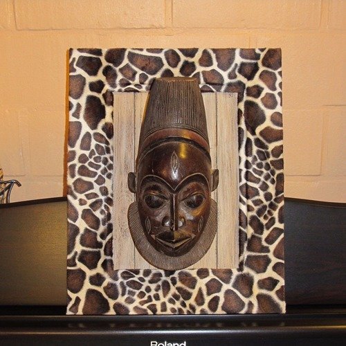 Cadre masque africain yoruba