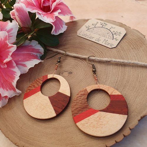 Boucles d'oreilles en bois - platane, sycomore, padouk et bois teinté rouge