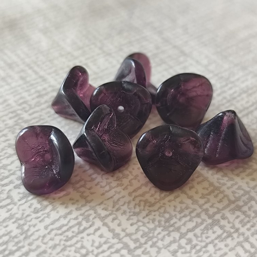 Perles fleurs en verre violet
