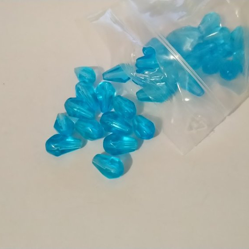 Lot de perles poire en verre bleues