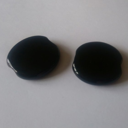 Deux perles  palets noirs en verre