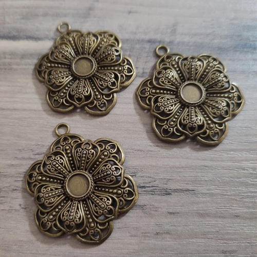 Lot de 3 pendentifs fleur métal bronze
