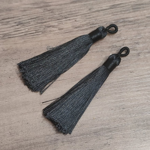 Pampilles pompons 80 mm noir - lot de 2