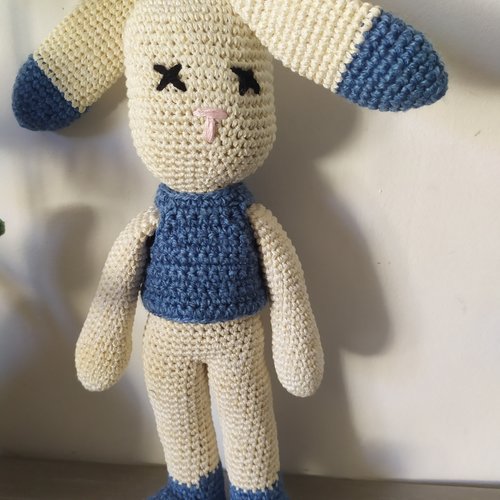 Doudou lapin au crochet - modèle pinpin
