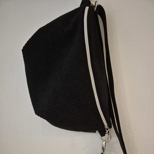Pochette banane noire doublé bandana rouge, porté épaule adulte