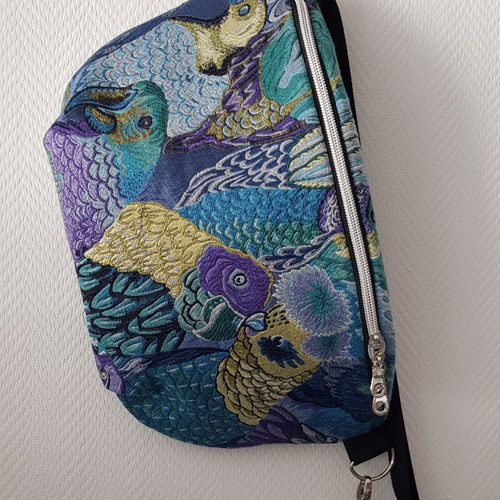 Pochette banane "perroquets" porté épaule adulte