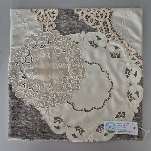 Housse de coussin 45 x 45cm napperons  brodés