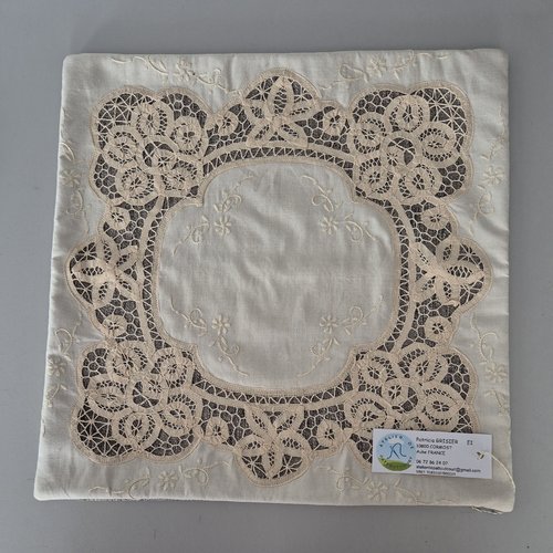 Housse de coussin 45 x 45cm broderie