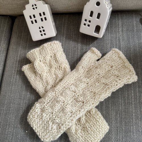 ** mitaines longues torsadées  ** pur laine