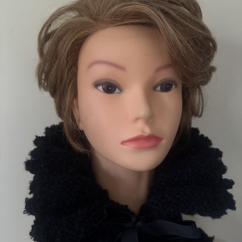 ** col plissé  / collerette ** tricot alpaga bouclé