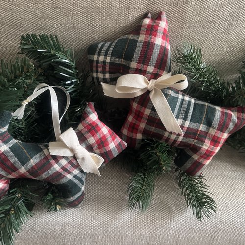 ** lot 2 chiens écossais  ** tartan