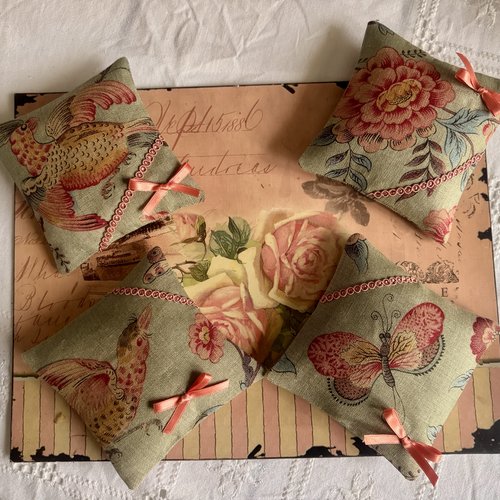 ** lot 4 petits coussins lin fleuri  ** lavande