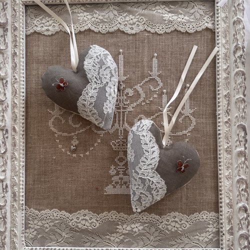 ** 2 coeurs  papillon   ** lin , dentelle de calais , lavande