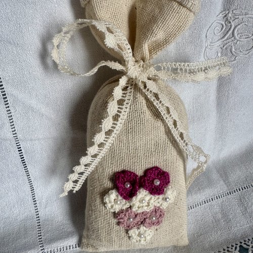 ** sachet de lavande fleuri chic **  dentelle, fleurs, perles