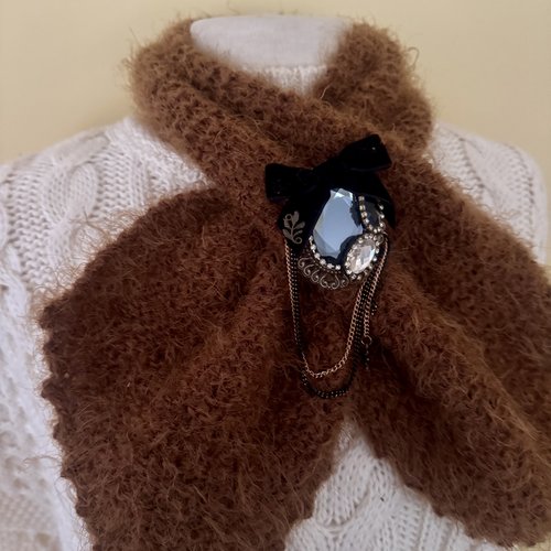 * tour de cou et sa broche couture * tricot main