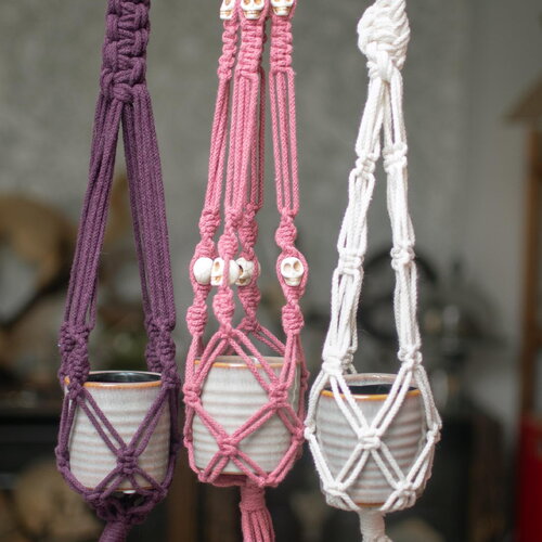 Triple suspension à plantes en macramé avec crânes pour 3 pots