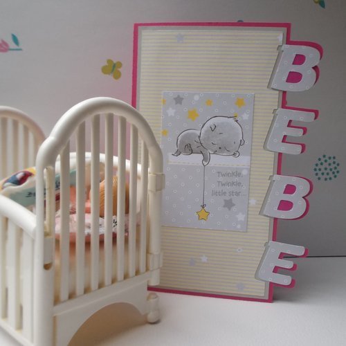 Carte de félicitation naissance fille thème "bébé"