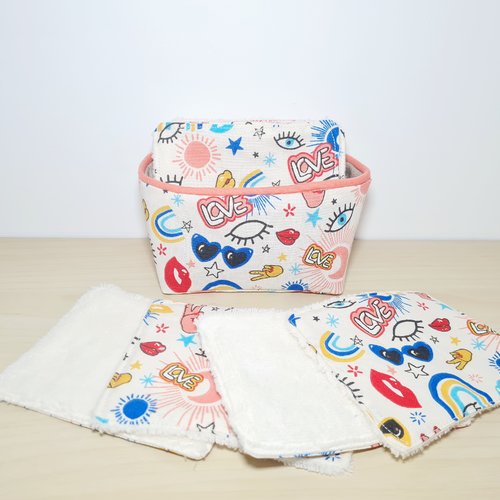 Lingettes lavables démaquillantes et leur panier de rangement imprimé love