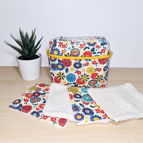 Lingettes lavables démaquillantes et leur panier de rangement imprimé fleurs