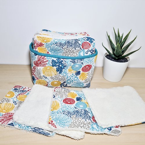 Lingettes lavables démaquillantes et leur panier de rangement imprimé corail