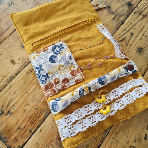 Pochette à bijoux de voyage en lin cuivre et imprimé penny cress