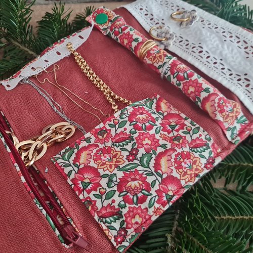 Pochette à bijoux de voyage en lin brique et imprimé fleuri ganges