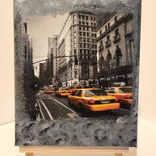 Petit tableau sur toile enduite réalisé en serviettage et peinture  "taxis new york"