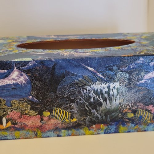 Boite à mouchoirs rectangulaire en bois, décorée en serviettage et peinture