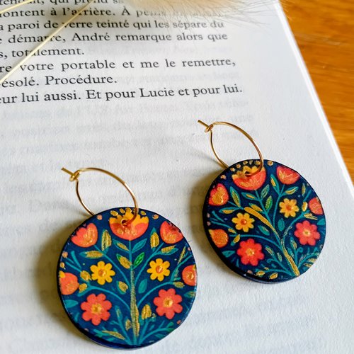 Boucles d'oreilles artisanales en argile naturelle "fleurs colorées"