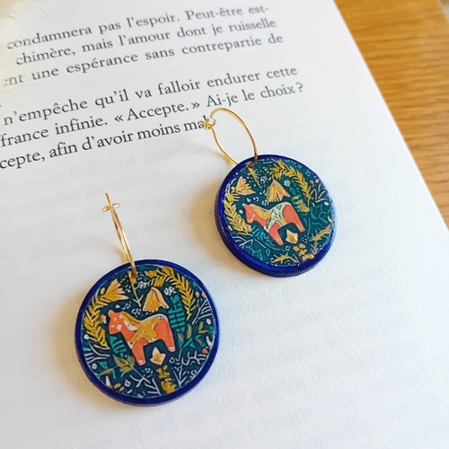 Boucles d'oreilles artisanales en argile naturelle "les chevaux de bois"
