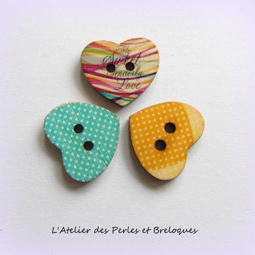 3 boutons coeur en bois  (r456) 