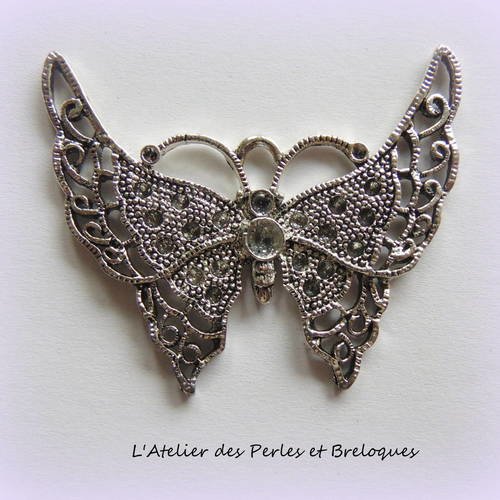 Grand pendentif papillon metal argente  (r042) 
