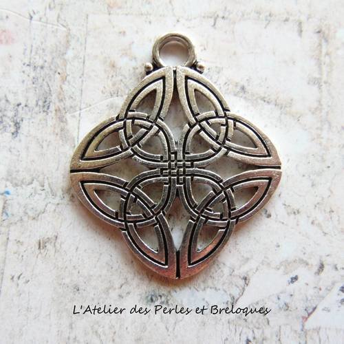 Pendentif celtique metal argent  (r214) 
