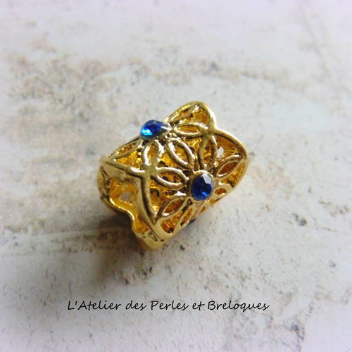 Perle europeenne metal dore strass bleu  (r825) 