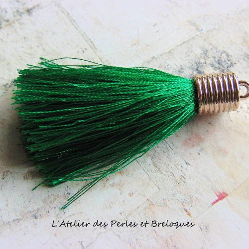 Gros pompon vert embout argente (r503) 