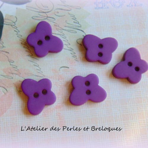 4 boutons violets en forme de papillon (r809) 