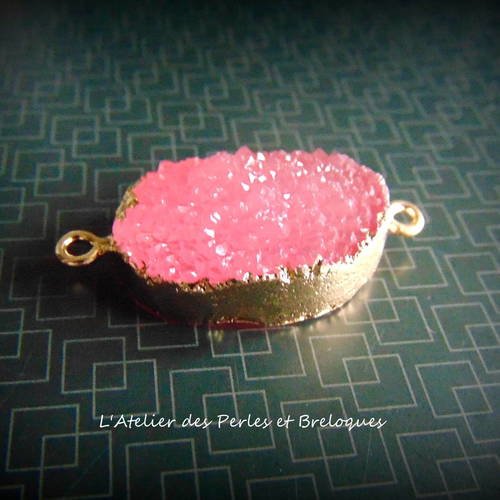 Connecteur druzy rose et  dore  32 mm  x 18 mm (r179) 