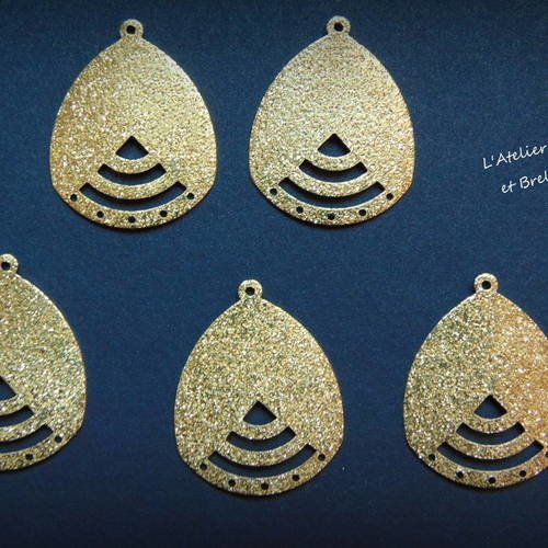 Lot de 5 pendentifs forme goutte laiton dore 