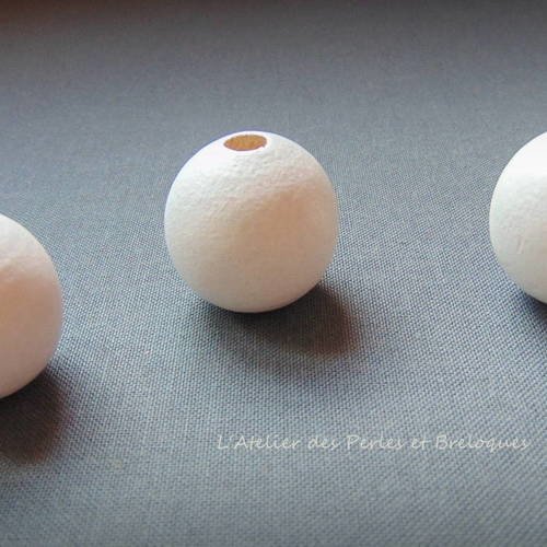 Lot de 3 perles en bois blanc 25 mm (r789) 