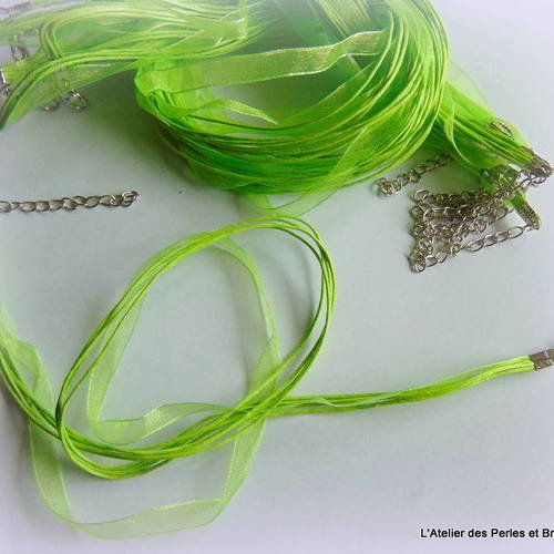 1 collier organza fils coton vert 