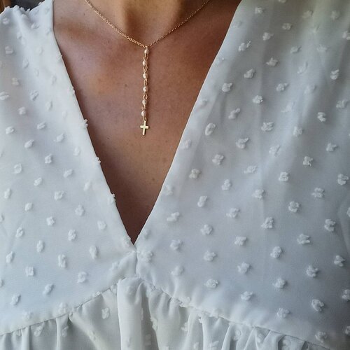 Collier à chapelet de perles blanches-collier petit chapelet en acier doré inoxydable- collier avec croix chrétienne.