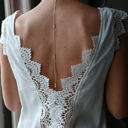 Sasha- collier de mariée argenté pour habiller une robe dos nu- perles nacrées blanches-bijou de dos amovible-  chaîne perlée.