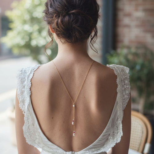 Collier de dos pour la mariée ou demoiselle d'honneur.
