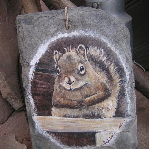 Ecureuil peint à la main  sur ardoise de haute savoie