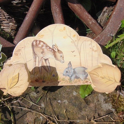 Porte -manteaux modèle  animaux de la foret *faon et lapins gris *fond marron* 2 patères feuilles
