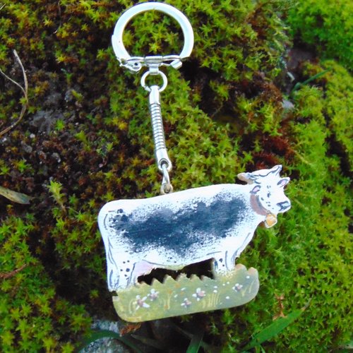Porte clés vache vosgienne *  bois hêtre * peint à la main *peinture naturelle*vernis naturel