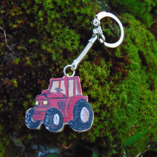 Porte clés tracteur rouge *  bois hêtre * peint à la main *peinture naturelle